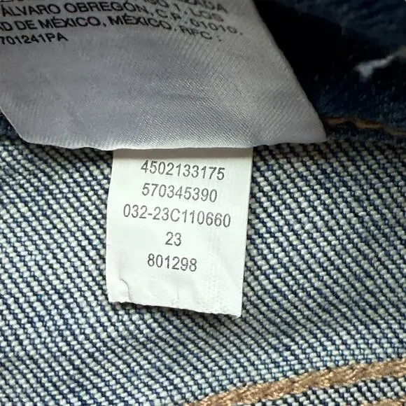 Chico’s High Rise Distressed Straight Leg Crop Jeans Size 14 - Picture 10 of 10